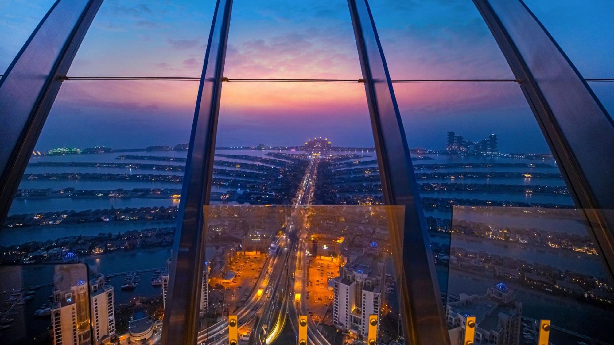 The Palm Tower, Nakheel Mall, Palm Jumeirah Dubaj Zewnętrze zdjęcie